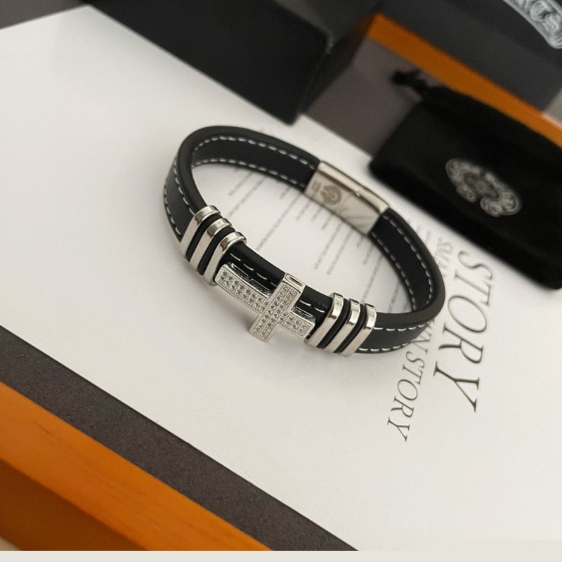 Ch**me He**ts bracelets